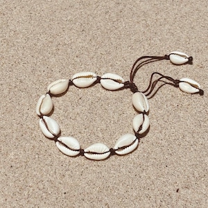 Cowrie Shell Bracelet Simple Adjustable Summer Holiday bracelet