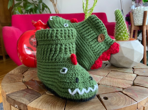 Chaussons de dinosaure au crochet, chaussures dino en tricot