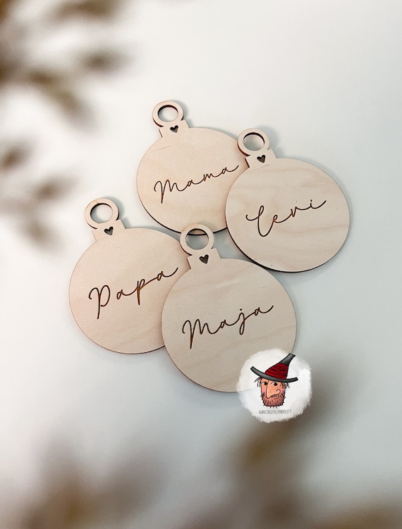 Personalisierter Tannenbaumanhänger aus Holz mit eingraviertem Namen | Weihnachtsdeko | Baumschmuck | individuell und einzigartig