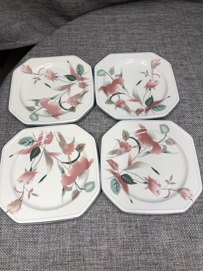 Mikasa Silk Flower Dinner, Luncheon plates, soup bowls, mugs, saucers, platter, casserole dish, soup Tureen lid, etc. 4pcs dinner plates