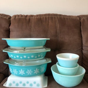 Pyrex Turquoise/ Snow Flake oval 045 575-b dishes + mixers