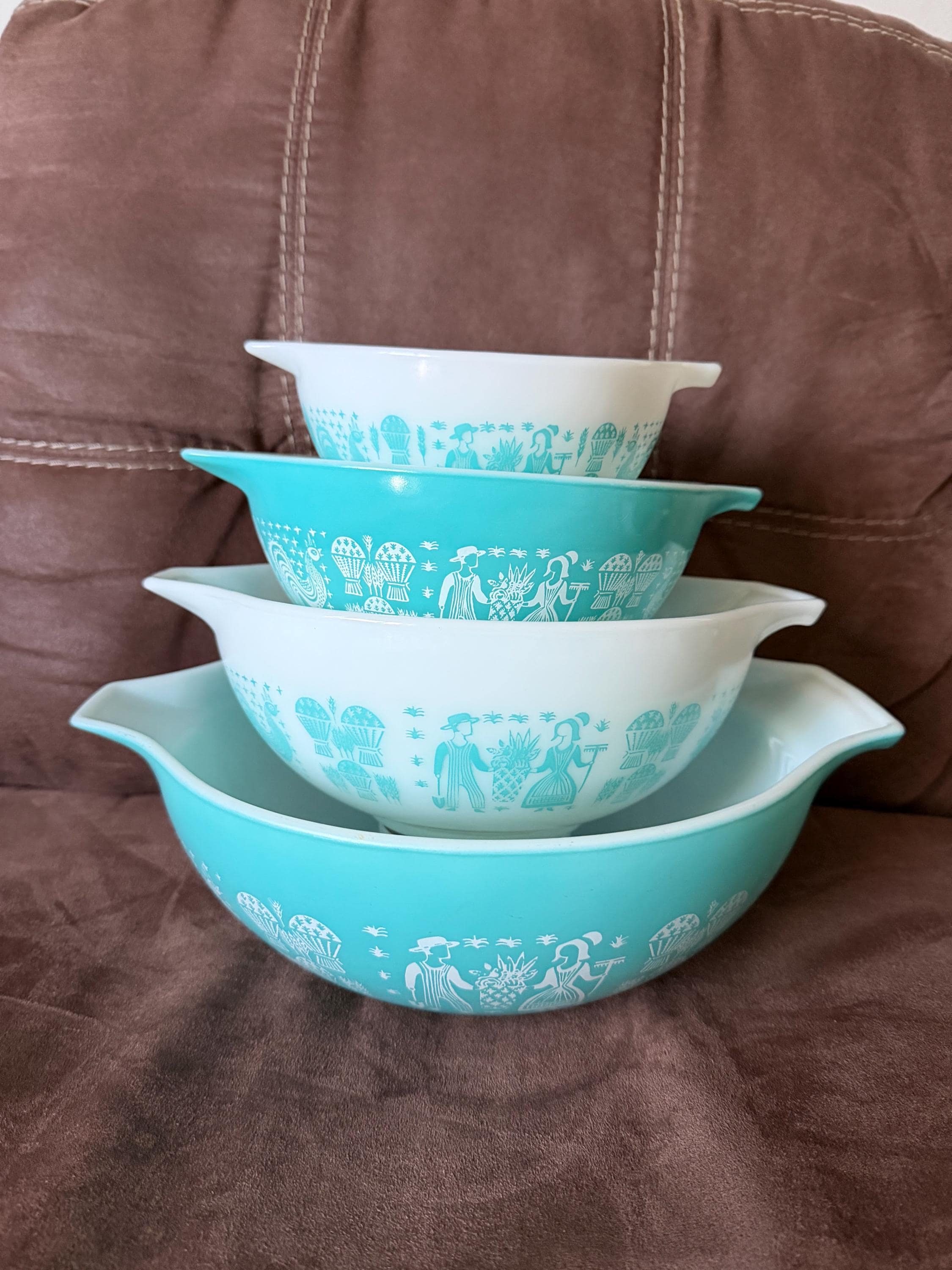Pyrex Turquoise Cinderella, Fridge, Mixers, Casserole Dishes Sets