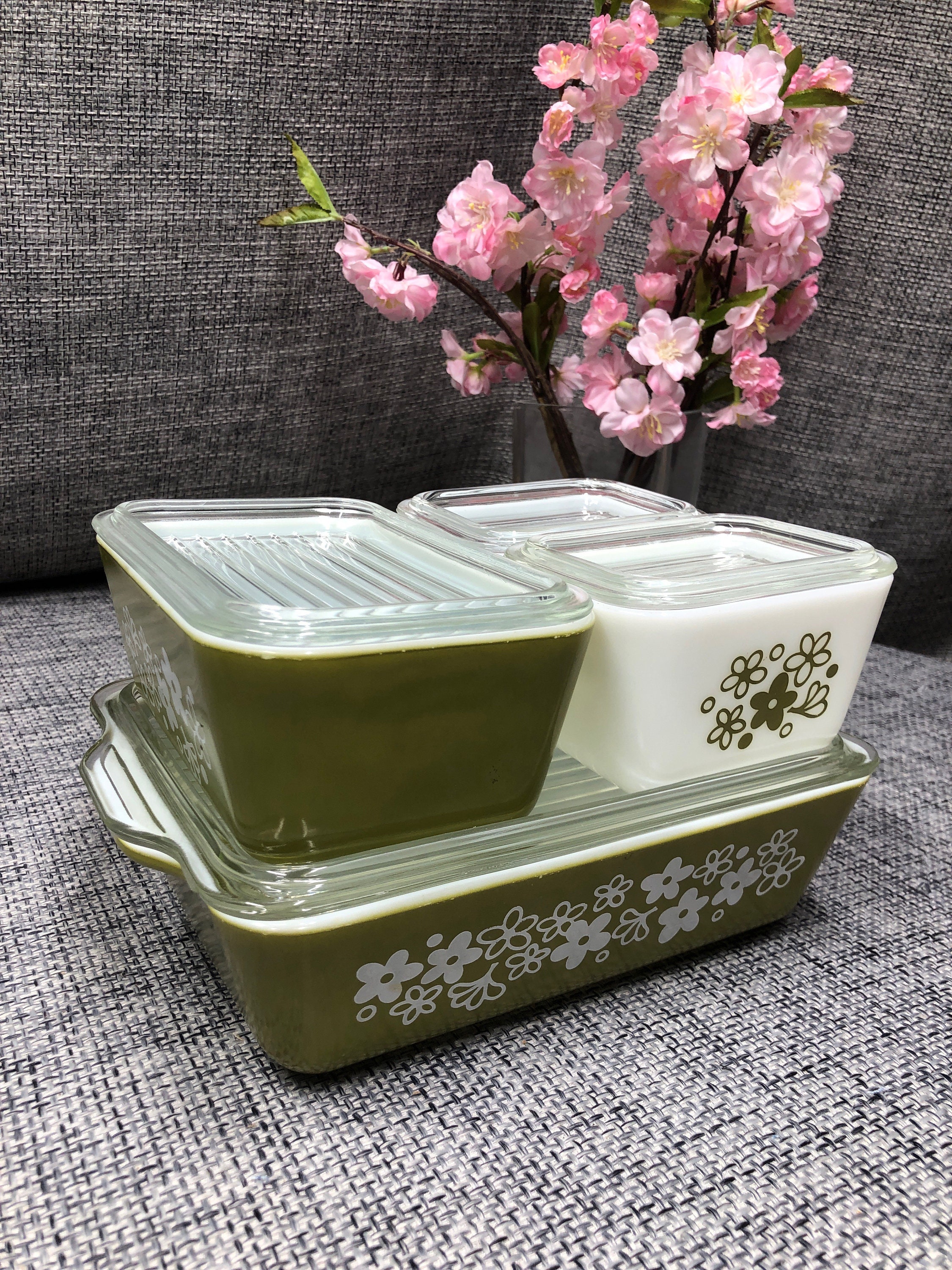 Vintage Pyrex Spring Blossom/crazy Daisy Bowls & Casserole