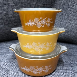Pyrex golden butterfly 473 474 475 casserole dish w/ matching glass lids