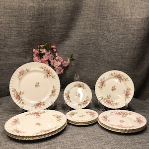 Royal Albert Bone China Moss Rose Dinner plate, luncheon plate, desert plate