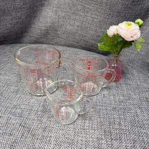 slanted wine glasses Figurine Wine Glass