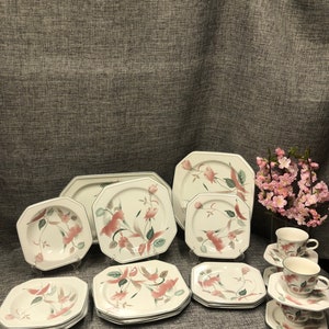 Mikasa Silk Flower Dinner, Luncheon plates, soup bowls, mugs, saucers, platter, casserole dish, soup Tureen lid, etc. 22pcs set