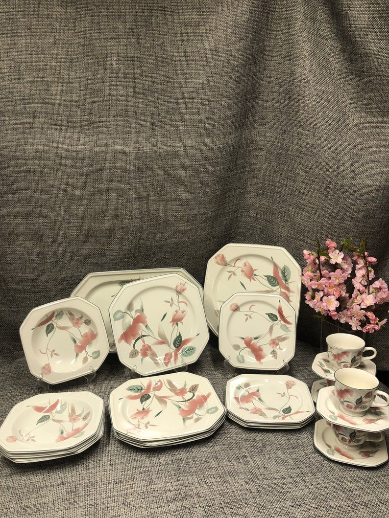 Mikasa Silk Flower Dinner, Luncheon plates, soup bowls, mugs, saucers, platter, casserole dish, soup Tureen lid, etc. 22pcs set