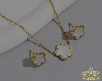 2 Piece Flower Jewellery Set 14k Gold Plated Earrings & Necklace Gift For Her