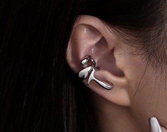 Futuristic Silver Ear Cuff No Piercing • Liquid Metal Gold Ear Cuff • Cyberpunk Ear Climber • Futuristic Jewelry • Metal Ear Crawler