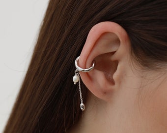 Natural Pearl Ear Cuffs Chain  • Silver Circular Chain Ear Cuff No piercing • Fantasy Earrings • Pearl Ear Climber • Minimalist Jewelry