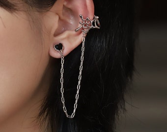 Asymmetrical Spider Ear Cuff with Chain • Dangle Spider Cartilage Cuff • Spider Ear Cuff Earring • Spider Earring • Halloween Ear Cuff