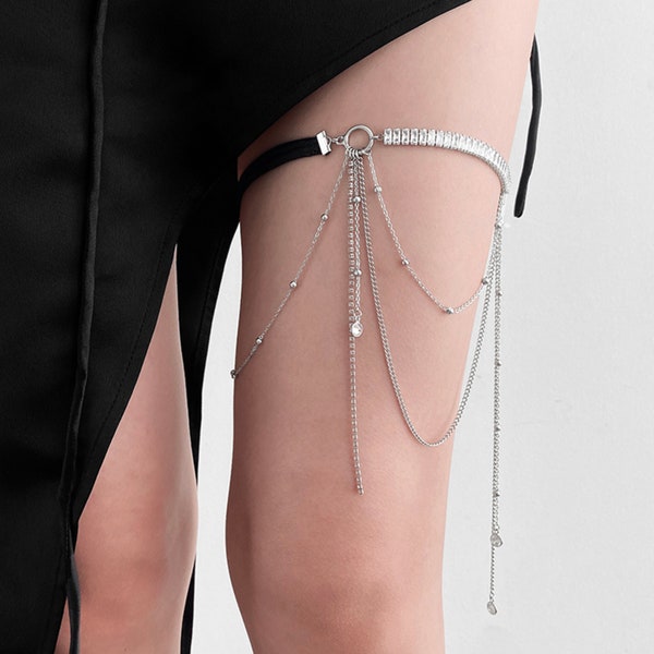 Chaîne de cuisse élastique brillante • Chaîne de corps en couches argentées • Chaîne de cuisse réglable pour fête • Bijoux de jambe • Chaîne multiple de jambe • Chaîne de fête