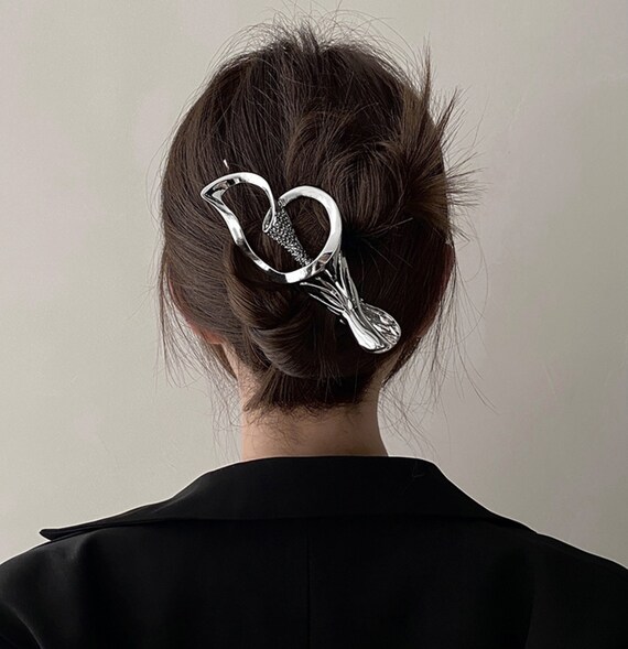 Metal hair claws 2024 for thick hair