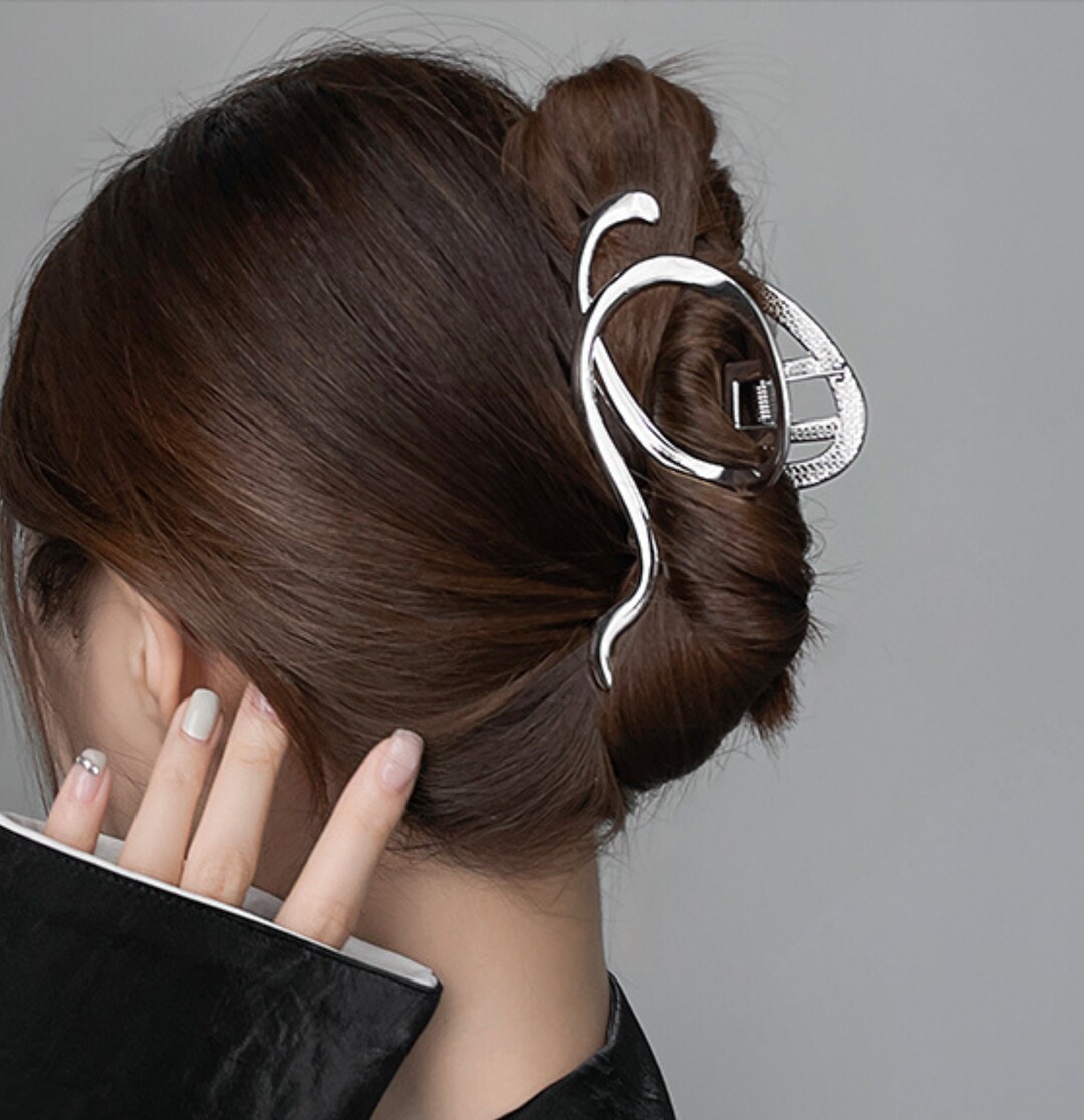 Minimal Liquid Metal Hair Claw Hight Quality Hair Claw Clip for Thin and Thick Hair Abstract