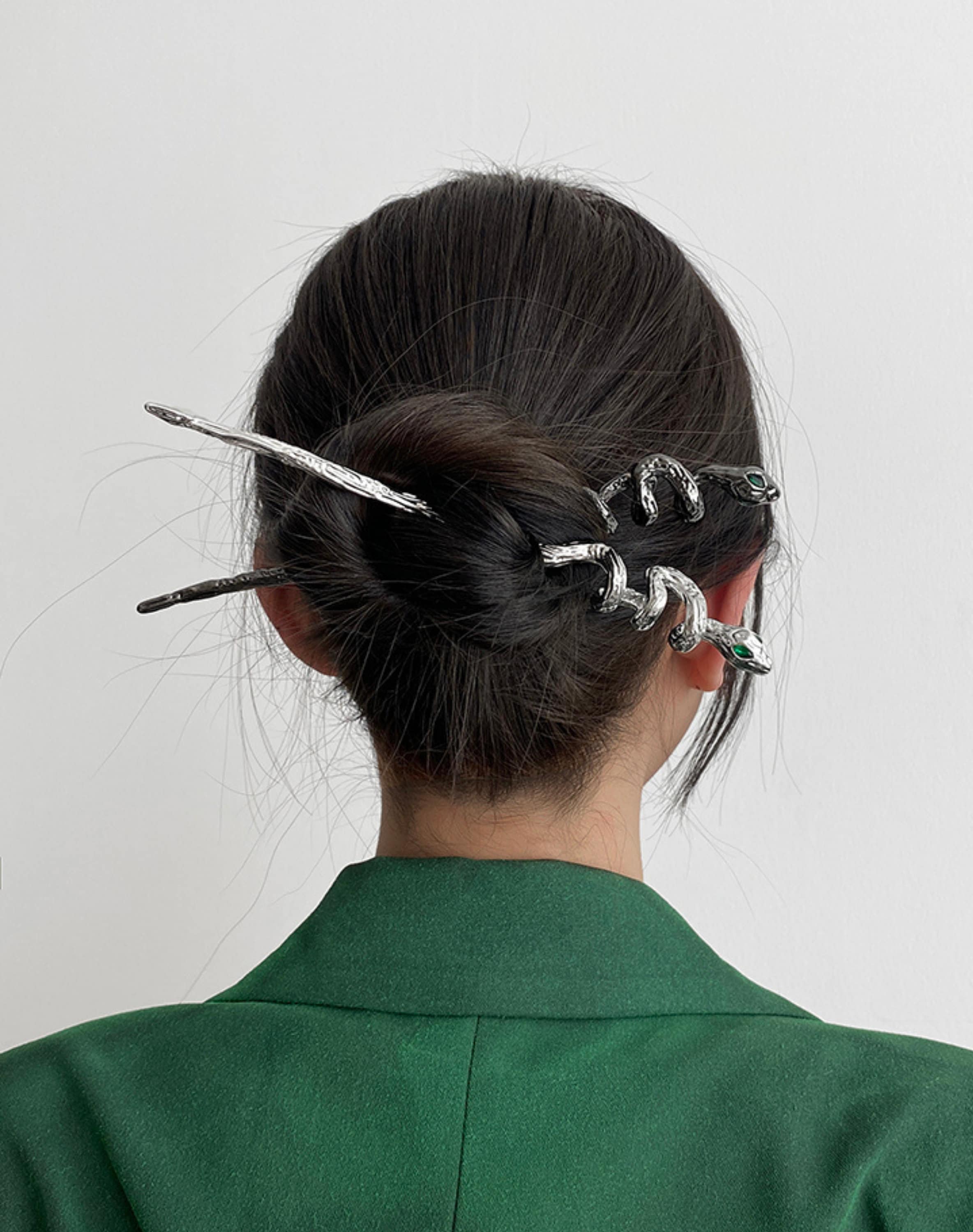 how to use hair sticks