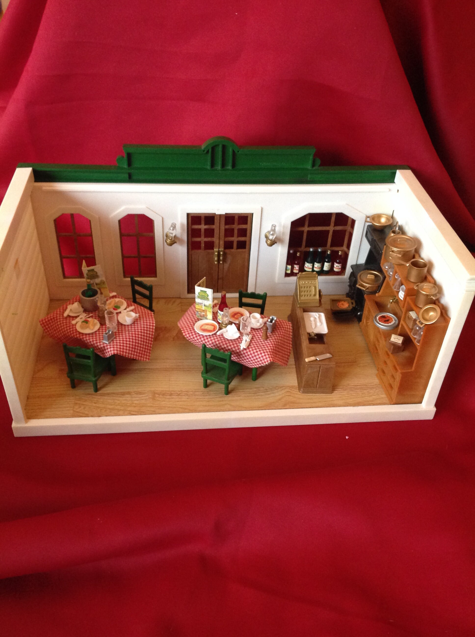 Sylvanian Families Calico Critters Harvester Restaurant BOXED