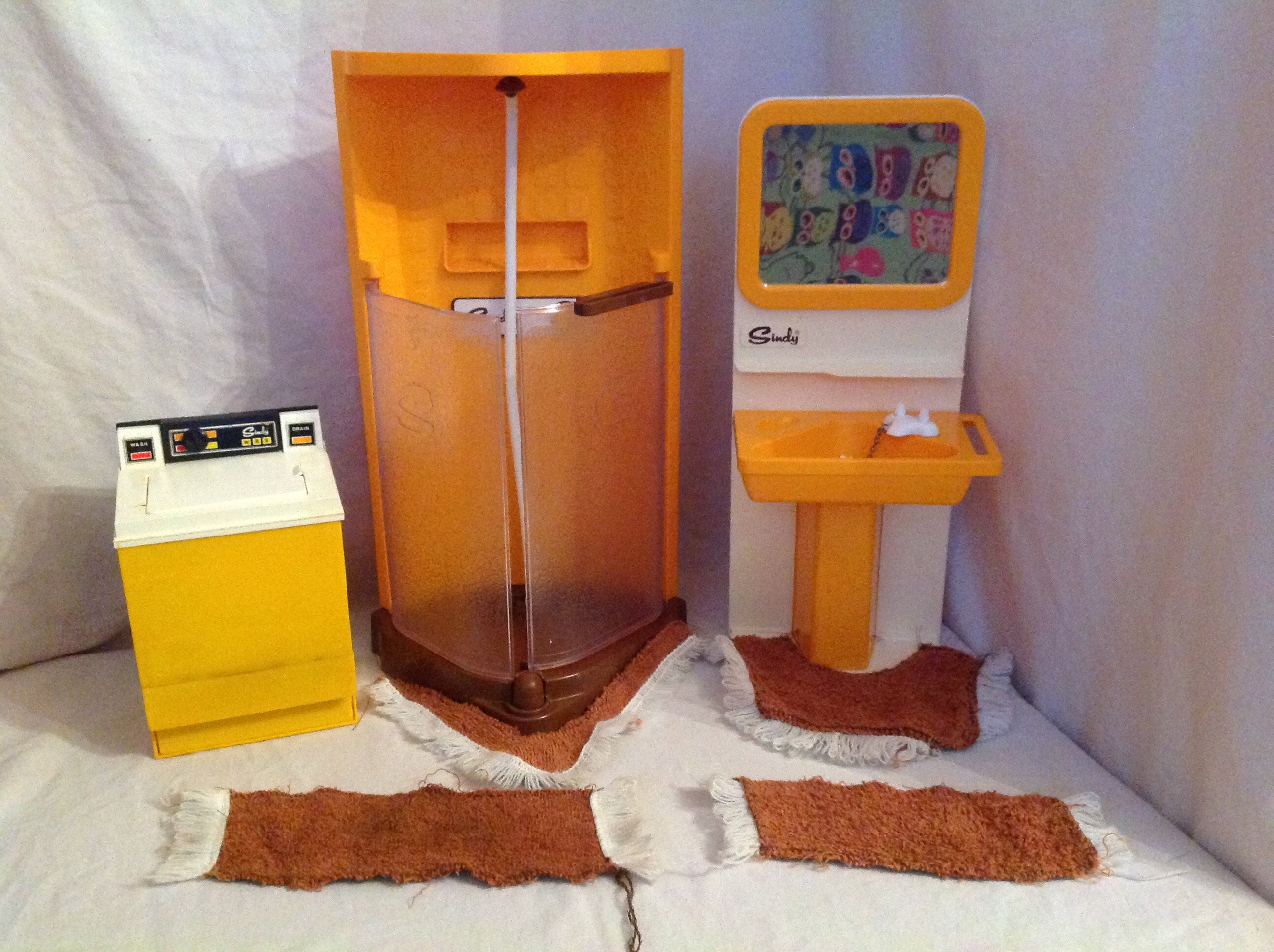 Vintage 1970's Sindy Furniture Set Shower In Brilliant Working  ConditionBathroom Sink Top loader Washing Machine Original Towels  Collectible