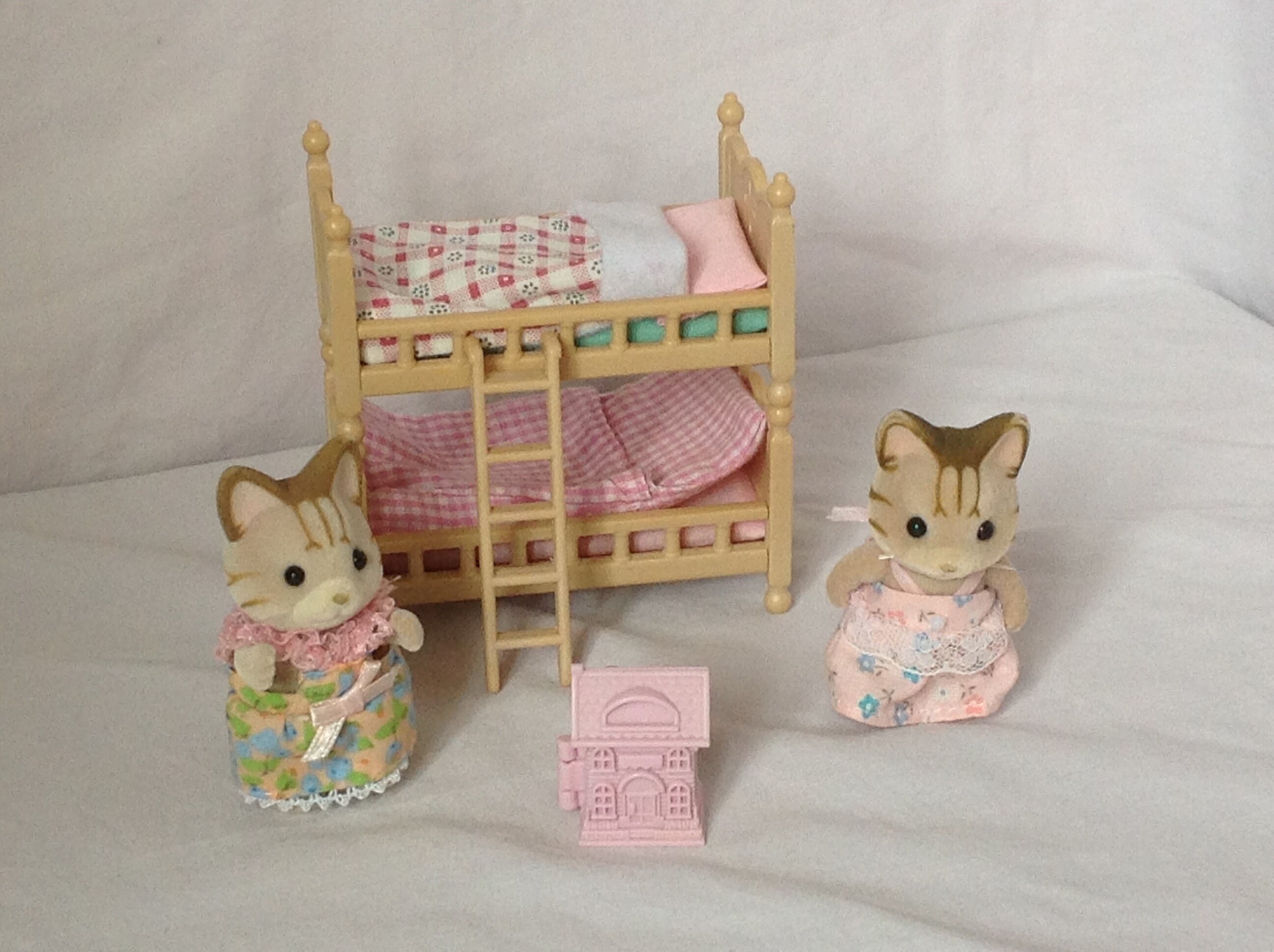 Sylvanian Striped Cat Mother and Kitchen Set RARE Forest Families Epoch  Flair Vintage Sylvanian Calico Critters 