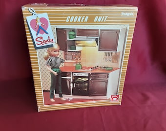 Sindy 1980's Pedigree Cooker Unit Boxed with Instructions Complete Set 44482 Working Lights Collectable Toy Memorabilia