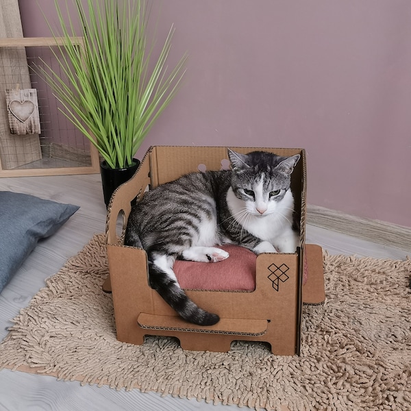 Brown cardboard pet's bed Throne. Cat bed. Ecofriendly. Recyclable. Cat house. Lightweight.