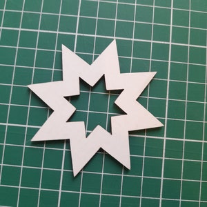 Formas de estrellas huecas - recorte de cartón. Árbol de Navidad, decoración de casas y fiestas, arte mural, decoraciones de fiestas, proyectos de bricolaje, diferentes tamaños.
