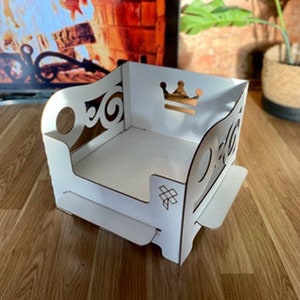 Cama para mascotas de cartón blanco Throne. Cama para gatos. Ecológica. Reciclable. Casa para gatos. Ligera. Cama para mascotas.
