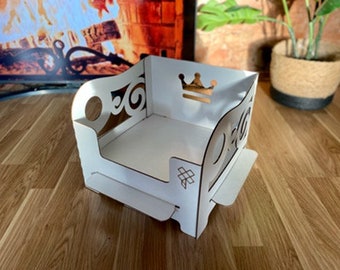 White cardboard pet&#39;s bed Throne. Cat bed. Ecofriendly. Recyclable. Cat house. Lightweight. Pet bed.