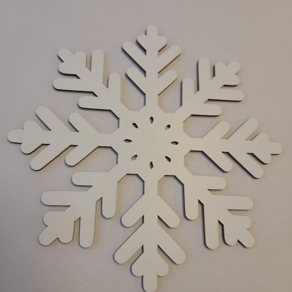 Formes de flocons de neige - découpe en carton. Arbre de Noël, décoration de la maison et de la fête, art mural, décorations de fête, projets de bricolage, différentes tailles.