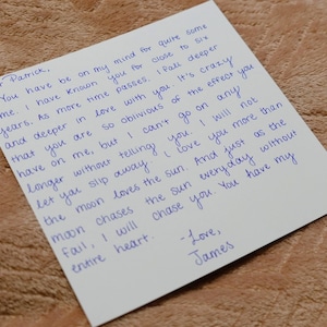 Notas escritas a mano con mensajes emotivos