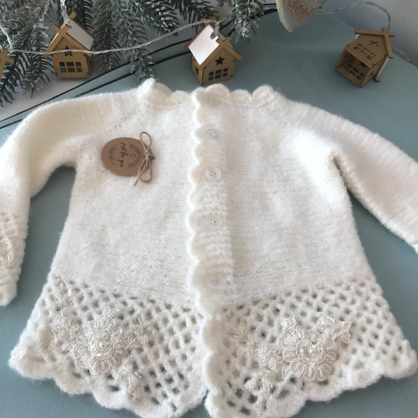 Pull en tricot personnalisé fait main, tenue de cardigan en tricot brodé, cadeau de baby shower, pull prénom pour enfants, cardigan au crochet, faire-part de bébé