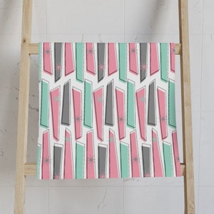 Mid Century Modern Hand Towel, Pink & Turquoise Mint Green, Atomic Era Starburst, 1950s Retro Bathroom Decor, Kitchen Decor, 1960s Home