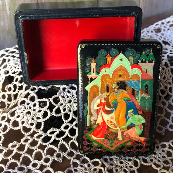 Russian Folk Art Hand Painted Medium Lacquer Box … - image 2