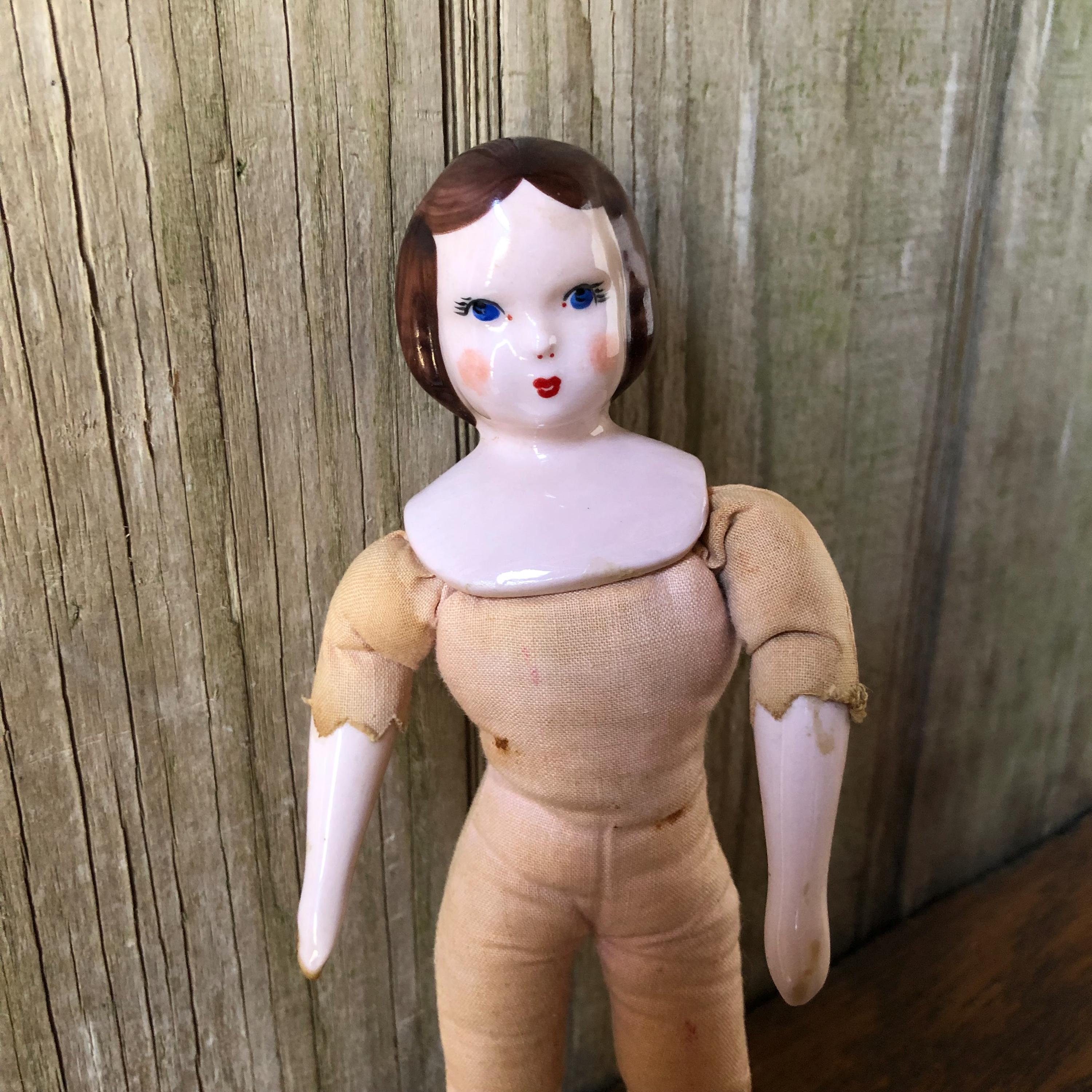 Ruth Gibbs Vintage China Head Doll 鮮烈 D ピンクの花柄ドレス