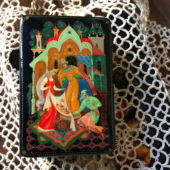 Russian Folk Art Hand Painted Medium Lacquer Box … - image 4
