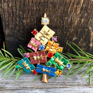 Vintage Christmas Tree - Gold Toned Rhinestone Brooch with Packages