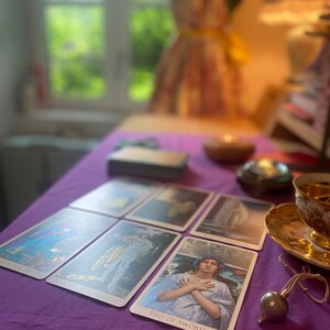 Tarot-Zeichnung und Energiefreisetzung