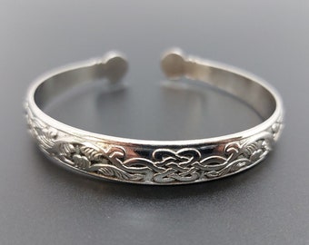 Vintage T.Shea Sterling Silver Hook & Loop Bangle Bracelet