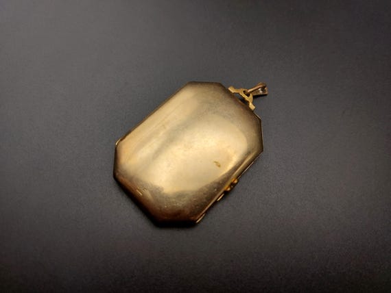 large gold filled locket, rectangular with cut of… - image 5
