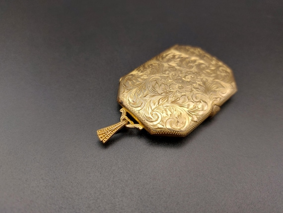 large gold filled locket, rectangular with cut of… - image 4