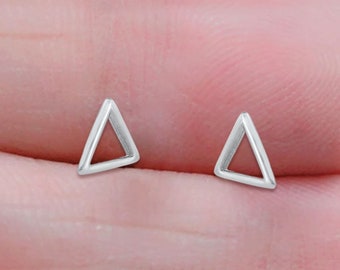 Boucles d'oreilles à tige en argent sterling 925 minuscules de 6 mm Piercing deuxième trou petit - Triangle