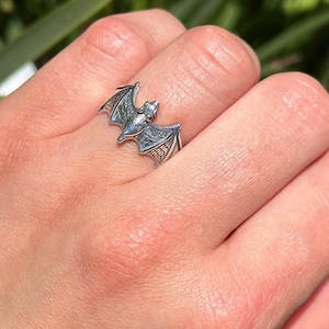 Anello da donna a forma di pipistrello, con fascia alla moda da 11,6 mm, in argento sterling 925, con nuovo design, a forma di pipistrello.