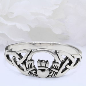 Claddagh thumb ring deals
