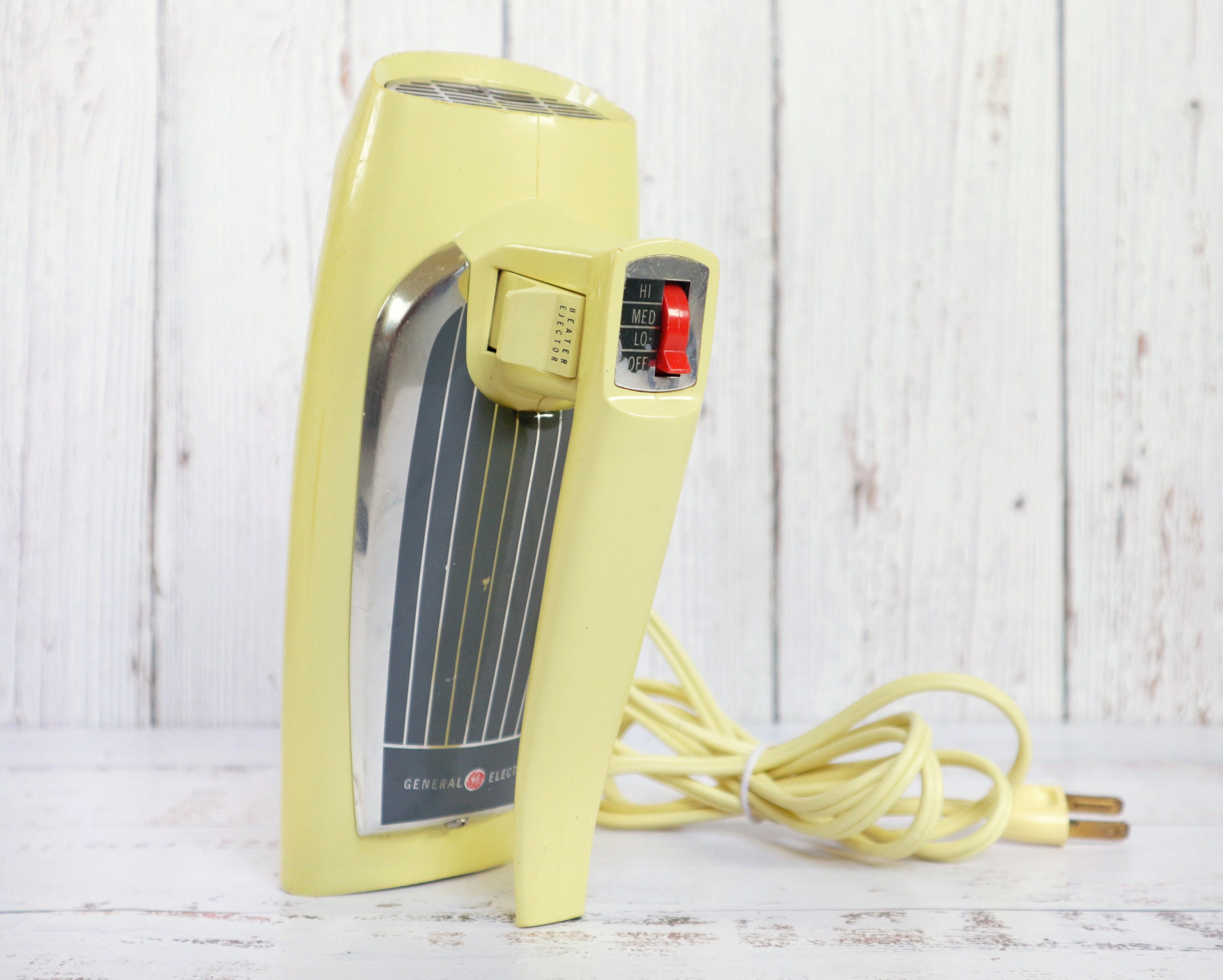 Vintage GE Atomic Yellow Electric Hand Mixer general Electric 30M47 1960s MCM Mid century Retro Eclectic Small Kitchen Appliances Etsy Canada