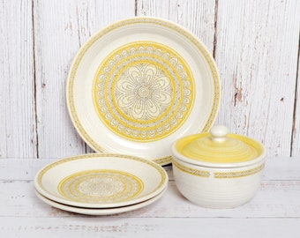5-pc Vintage Franciscan Hacienda Gold Mod Pratos & Sugar Bowl Flor Amarela Geométrica | MCM Retro Eclectic Louça de Barro Pratos