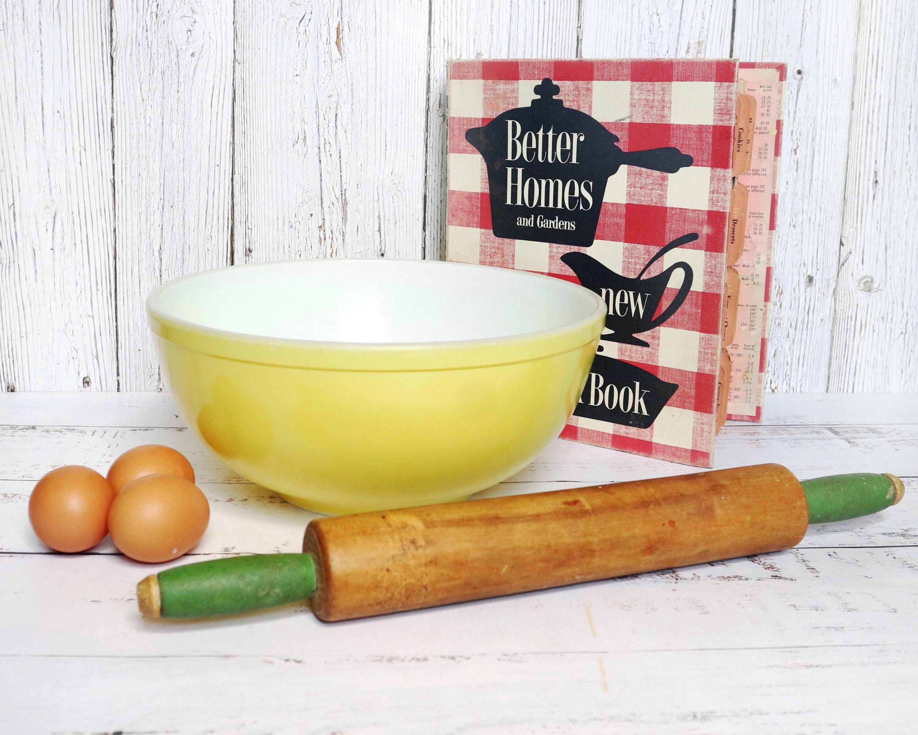 1945 Pyrex Primary Colors Mixing Bowl Large Yellow 4 qt. | Mid Century Fired-On Bakeware | Vintage Farmhouse Kitchen Retro Eclectic Decor