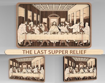 Puede incluir: Una pieza de arte mural de madera multicapa que representa La Última Cena, con una figura central sentada a una mesa larga con doce personas en una habitación con paredes paneladas. El texto THE LAST SUPPER RELIEF aparece bajo la imagen.