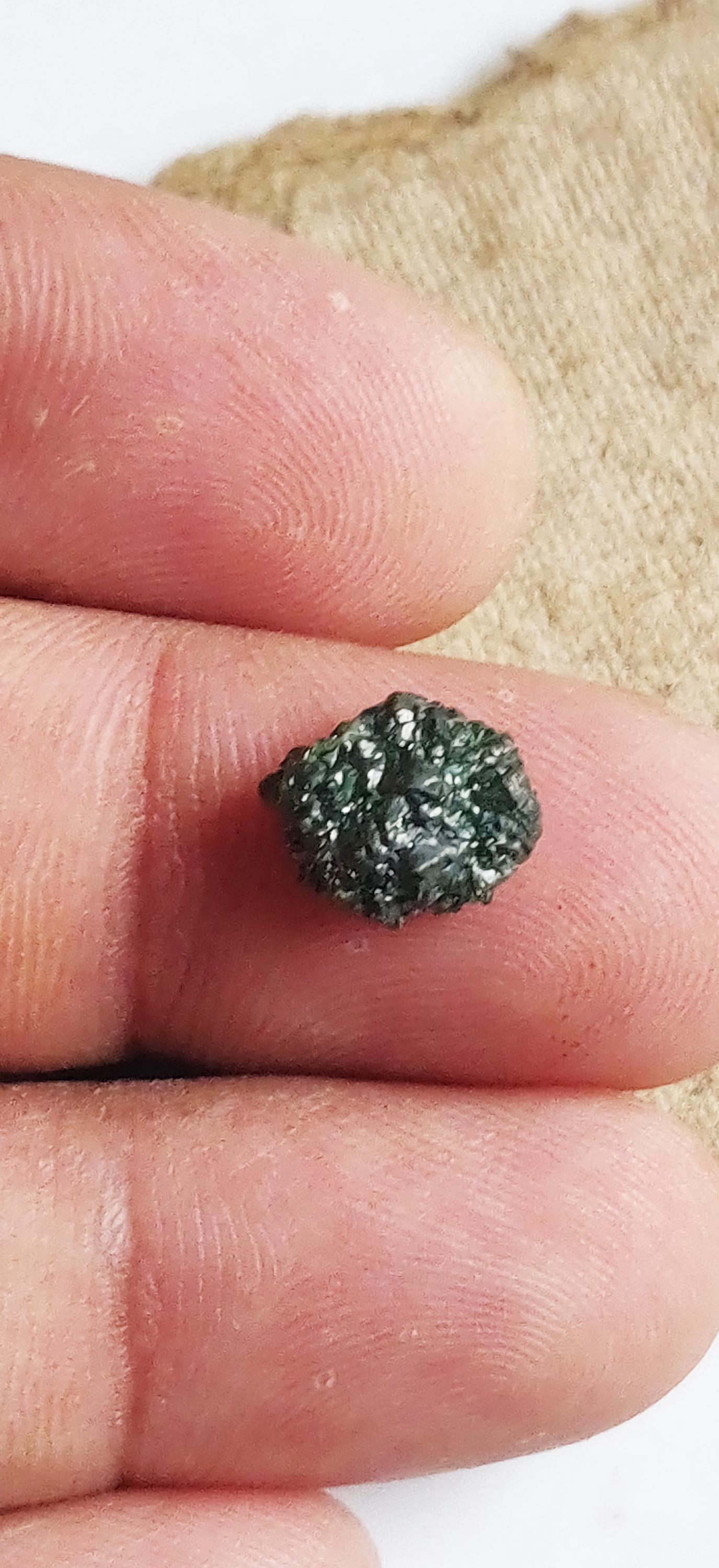 Diamant Naturel Vert Non Traité, Taille Israélienne Ovale 3,3 X 2,7 Mm – Pureté Exceptionnelle