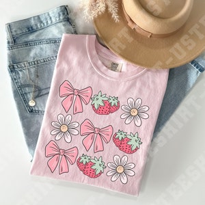 Comfort Colors® Tshirt, Boho Strawberry Shirt, Fruit Shirt, Summer T-Shirt, Cute Strawberry Gift, Strawberry Lover Shirt, Berry Graphic Tee