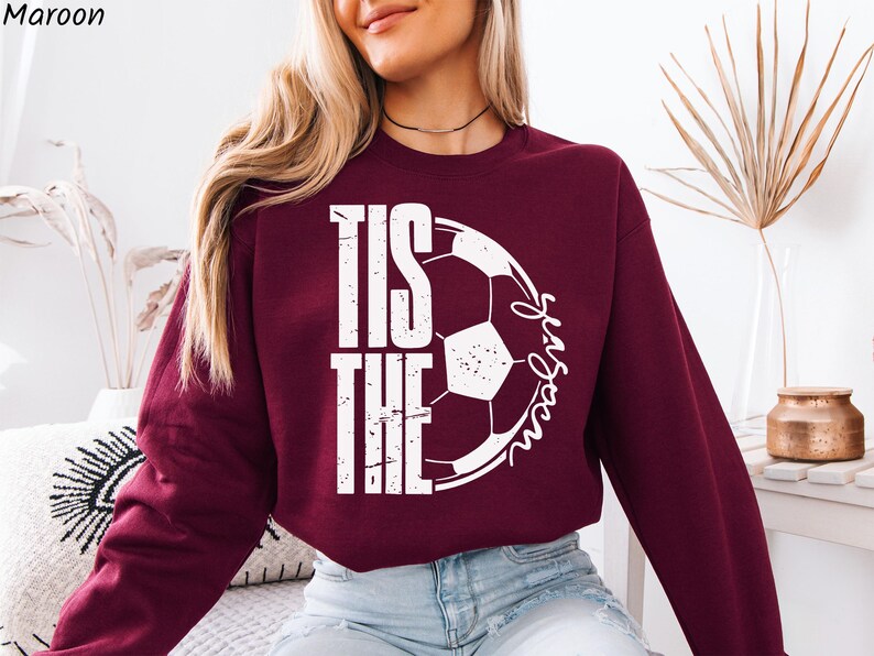 Soccer Season Sweatshirt, Tis The Season Shirt, Game Day Sweater, Soccer Mom Graphic Tee, Match Day T Shirt, Cute Fall Sports Tee afbeelding 5